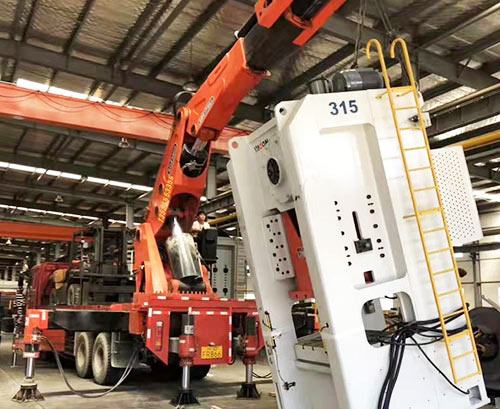 乌坡镇附近随车吊出租，轻松解决运输难题