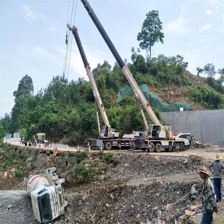 乌坡镇汽车掉沟里叫吊车救援要多少钱