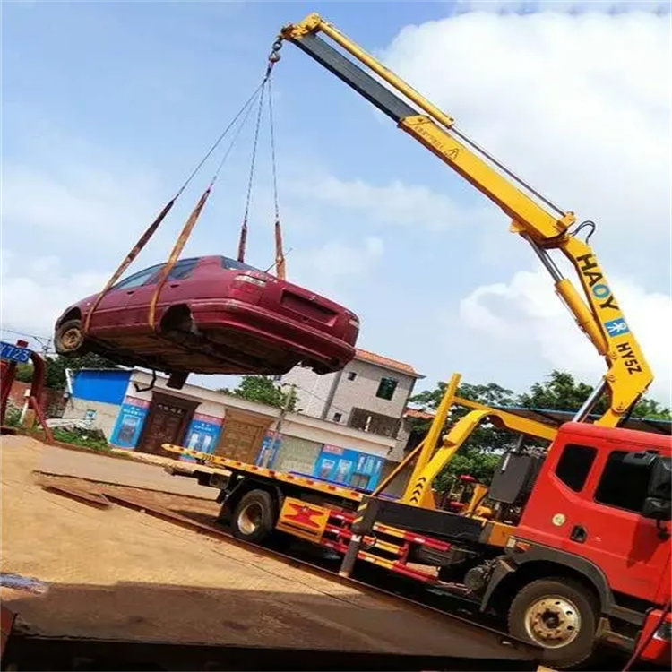 乌坡镇吊车吊汽车的正确方法